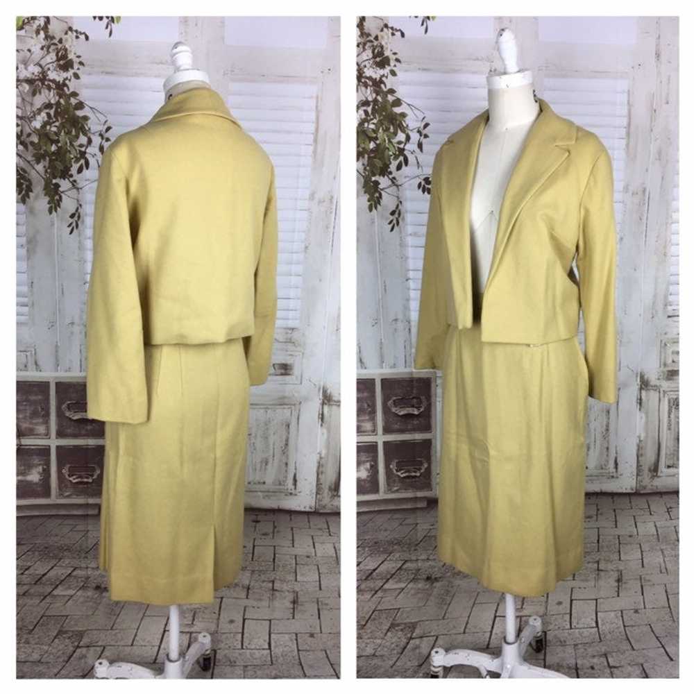 Original Late 1940s / Early 1950s Gold Yellow Woo… - image 1