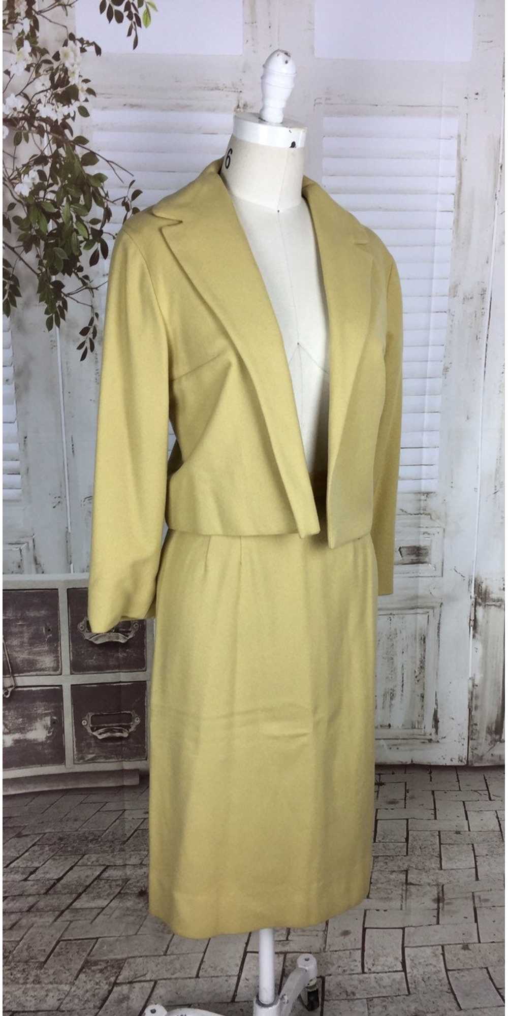Original Late 1940s / Early 1950s Gold Yellow Woo… - image 2