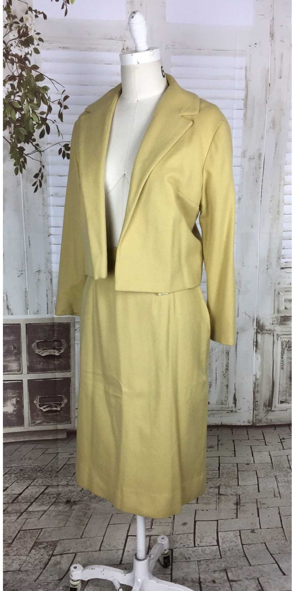 Original Late 1940s / Early 1950s Gold Yellow Woo… - image 4