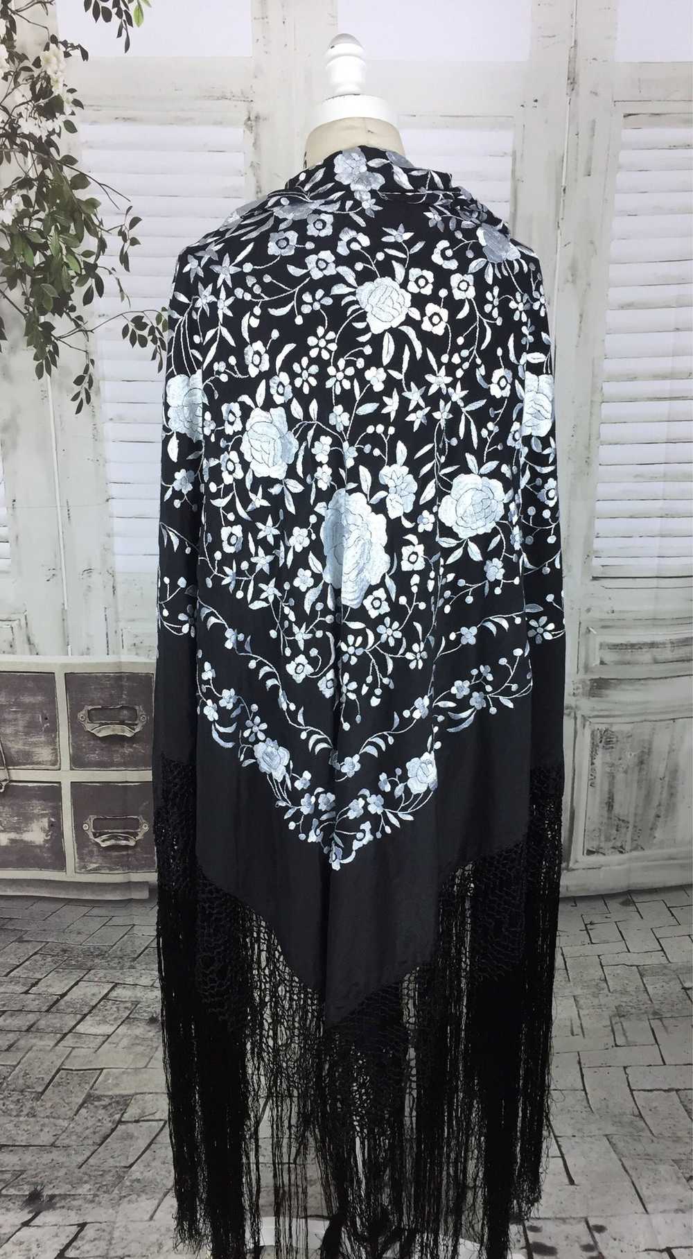 Original 1950s Black And White Floral Embroidered… - image 2