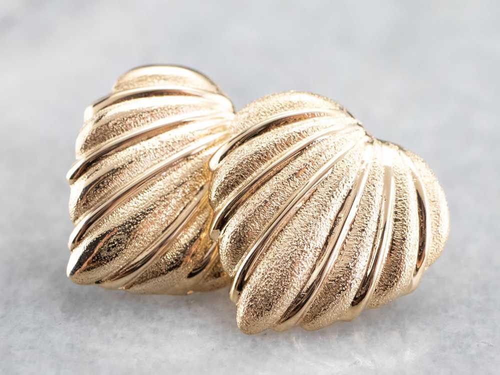 Vintage Textured Heart Gold Stud Earrings - image 2