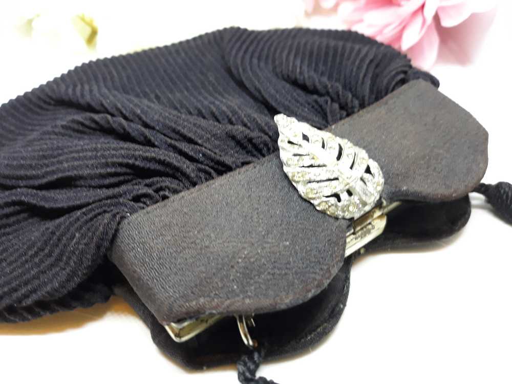 Delicate and Dainty 1940's Black Purse - Nice Col… - image 1