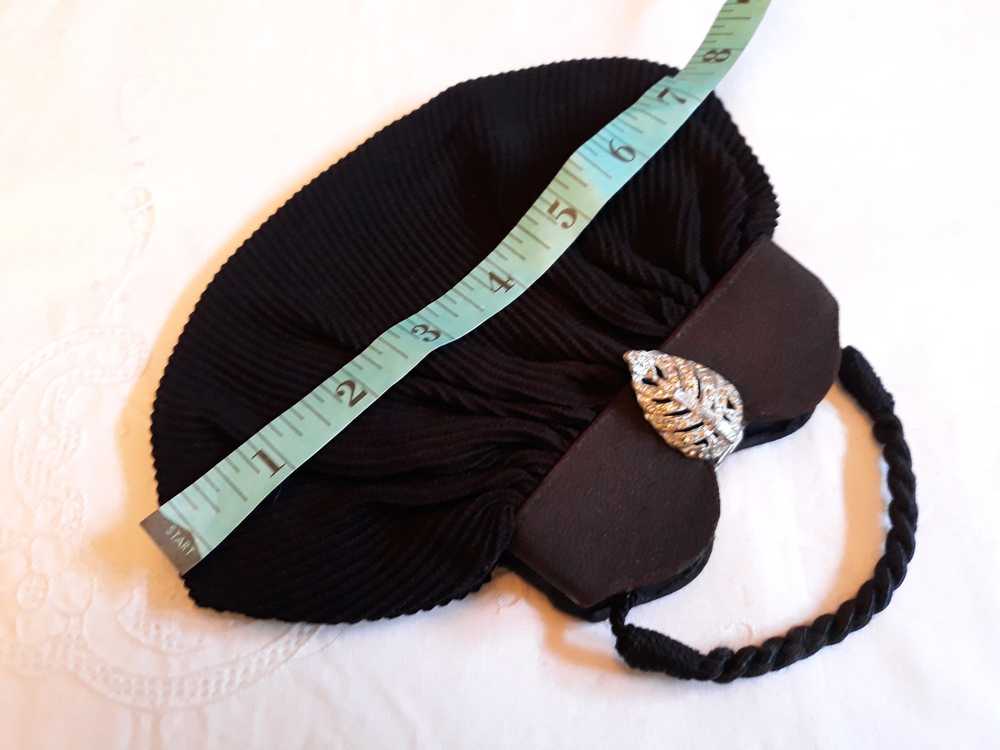 Delicate and Dainty 1940's Black Purse - Nice Col… - image 8