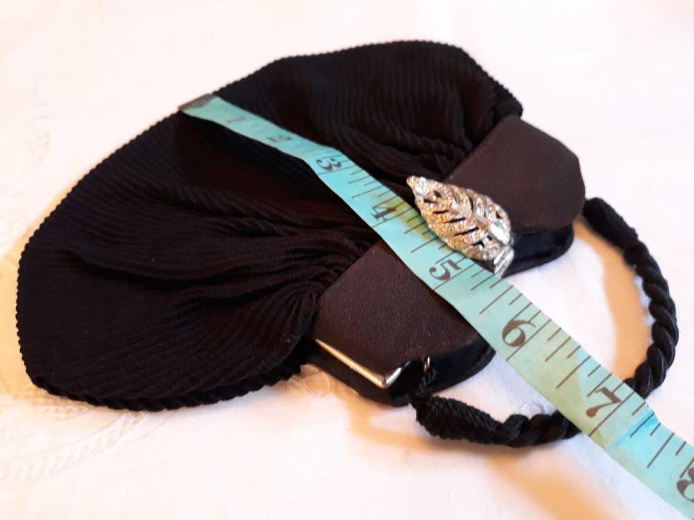 Delicate and Dainty 1940's Black Purse - Nice Col… - image 9