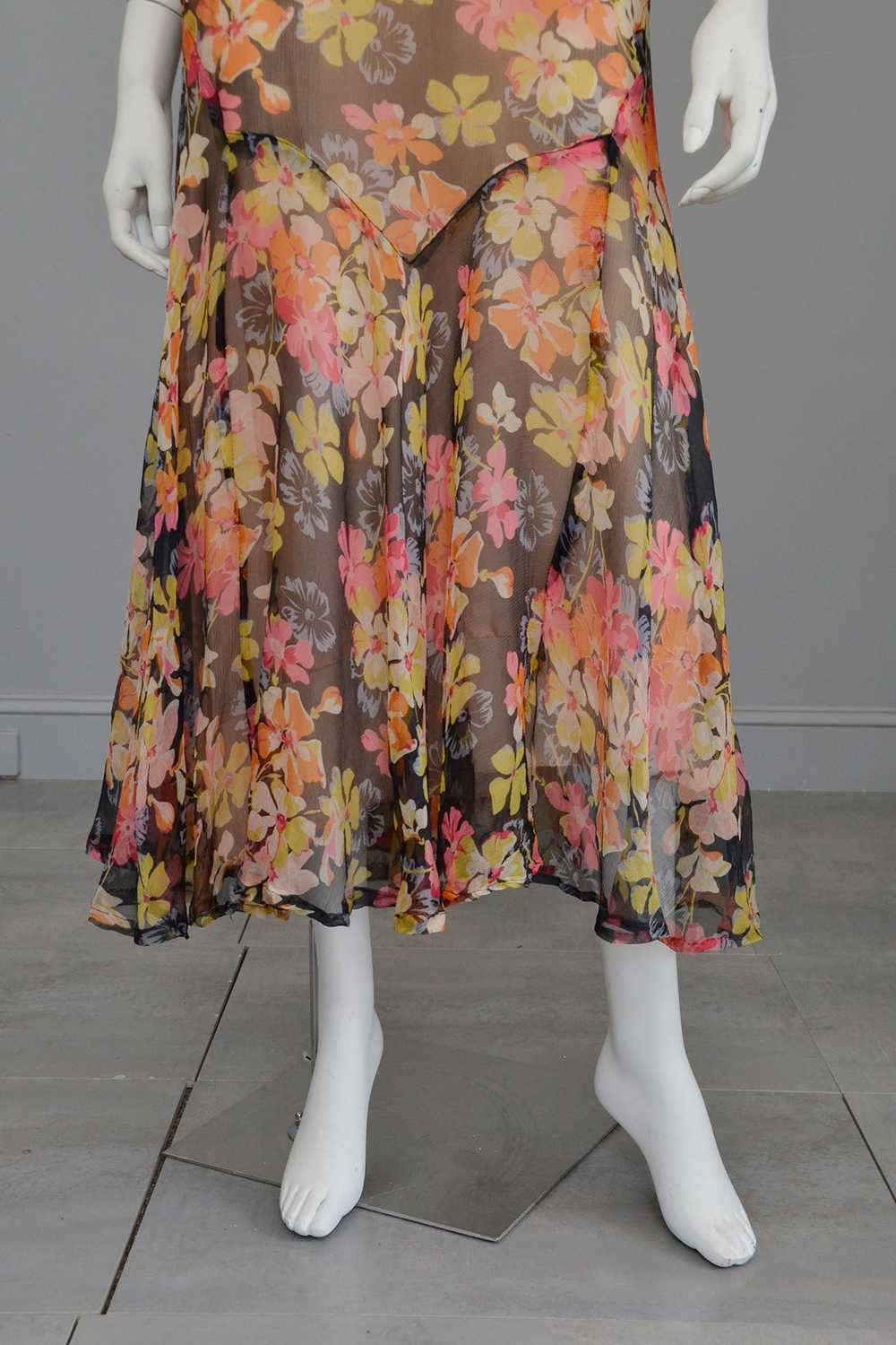 1920s 30s Pink Yellow Floral Print on Charcoal Gr… - image 2
