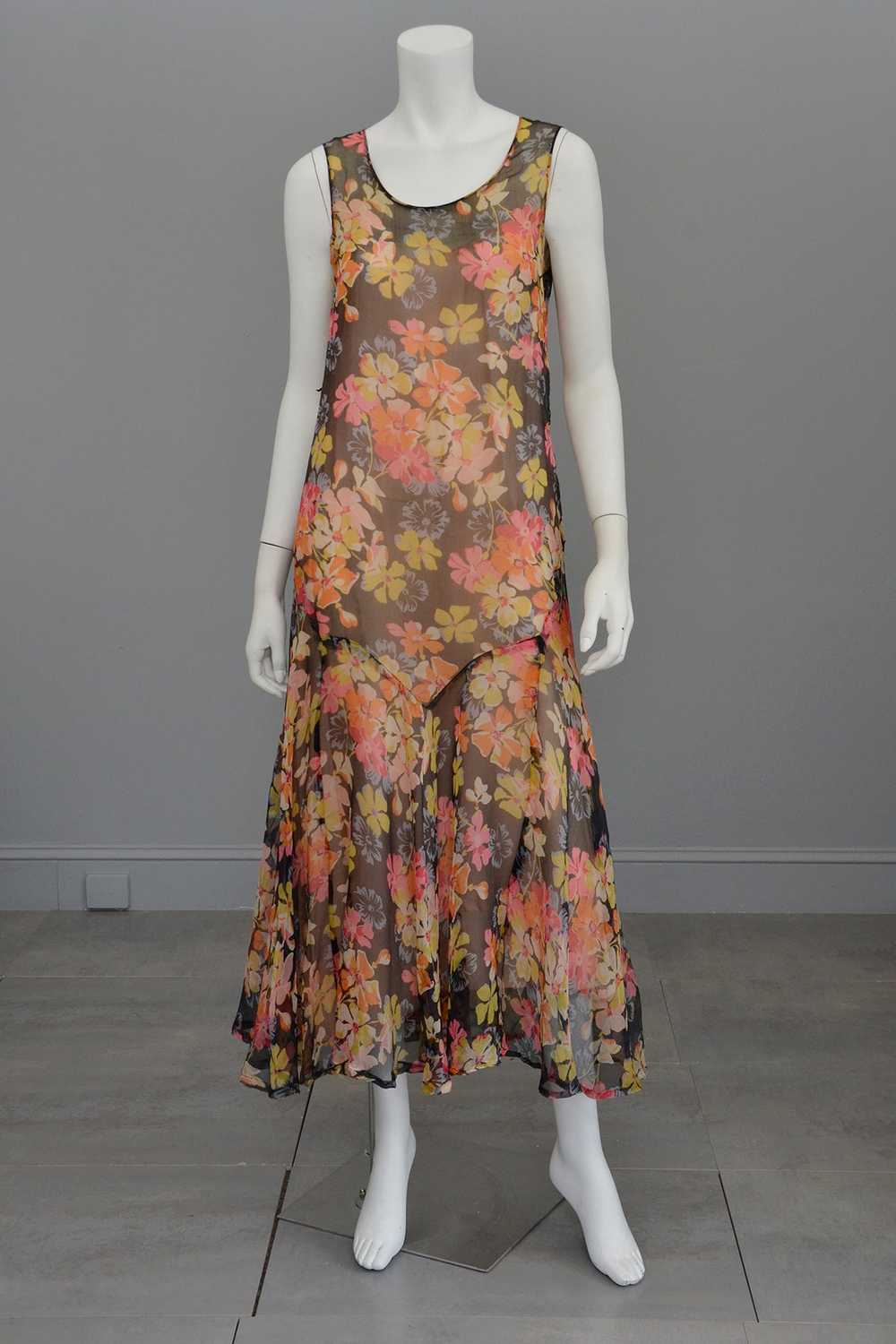 1920s 30s Pink Yellow Floral Print on Charcoal Gr… - image 3