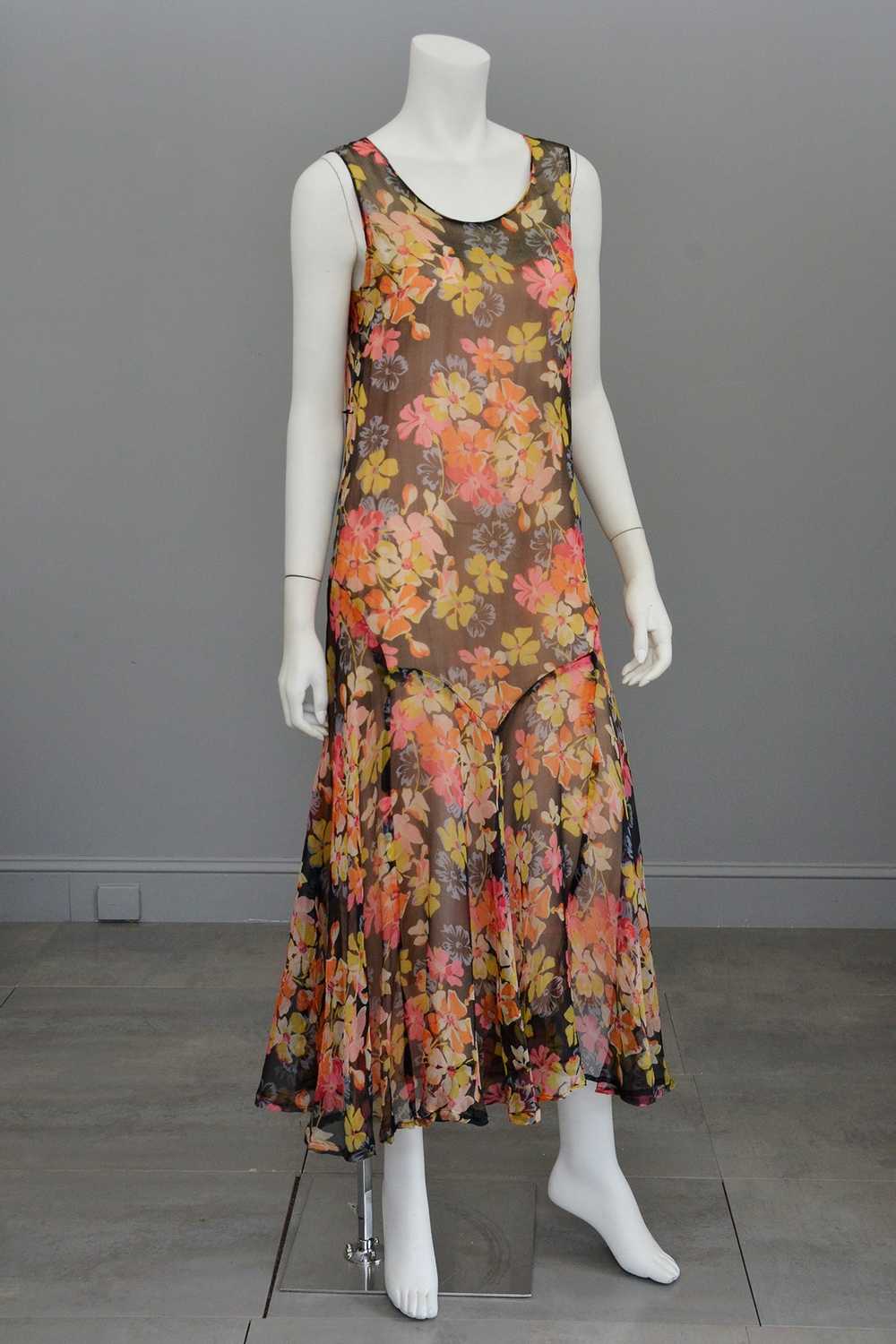 1920s 30s Pink Yellow Floral Print on Charcoal Gr… - image 6