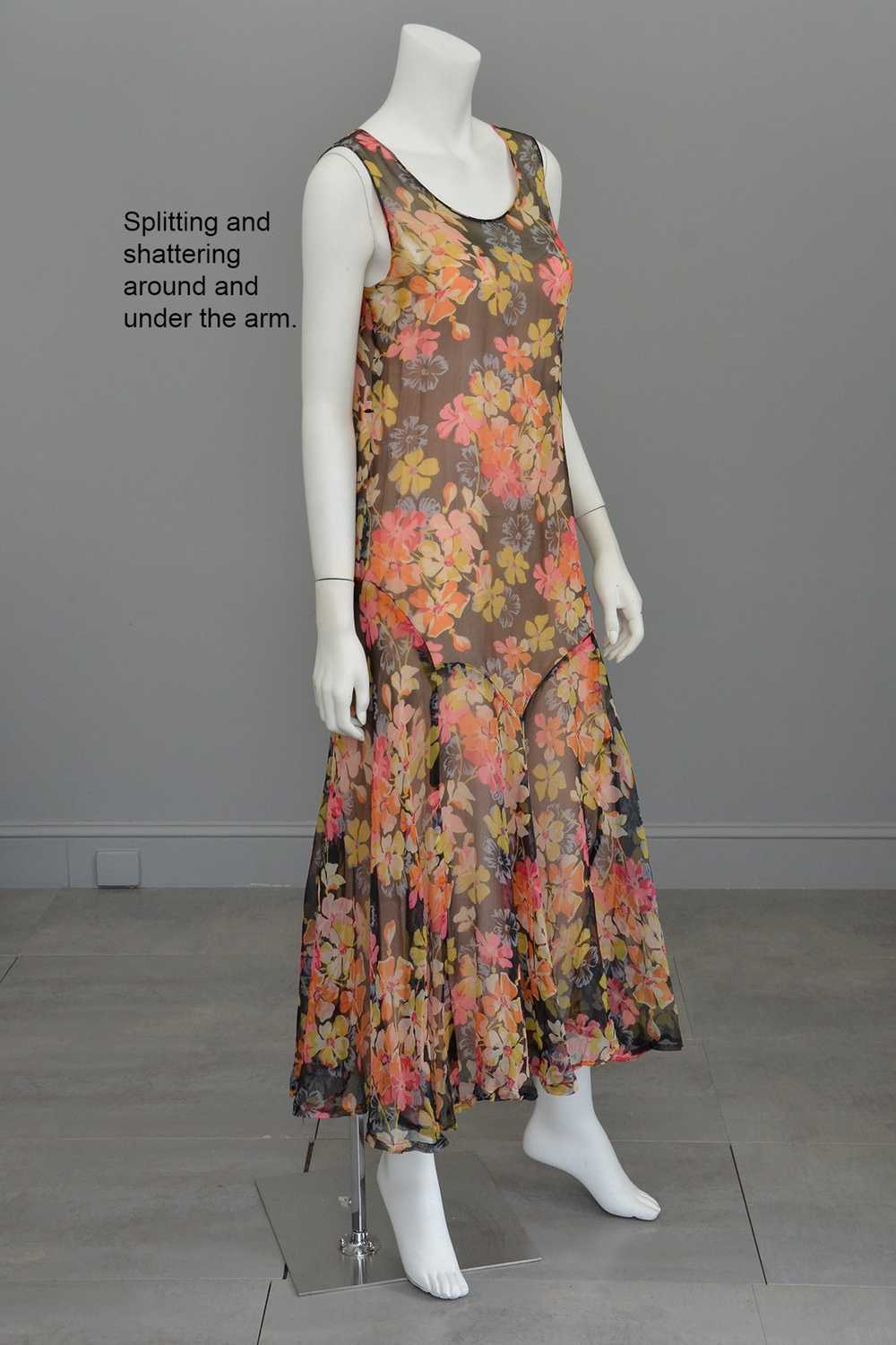 1920s 30s Pink Yellow Floral Print on Charcoal Gr… - image 8