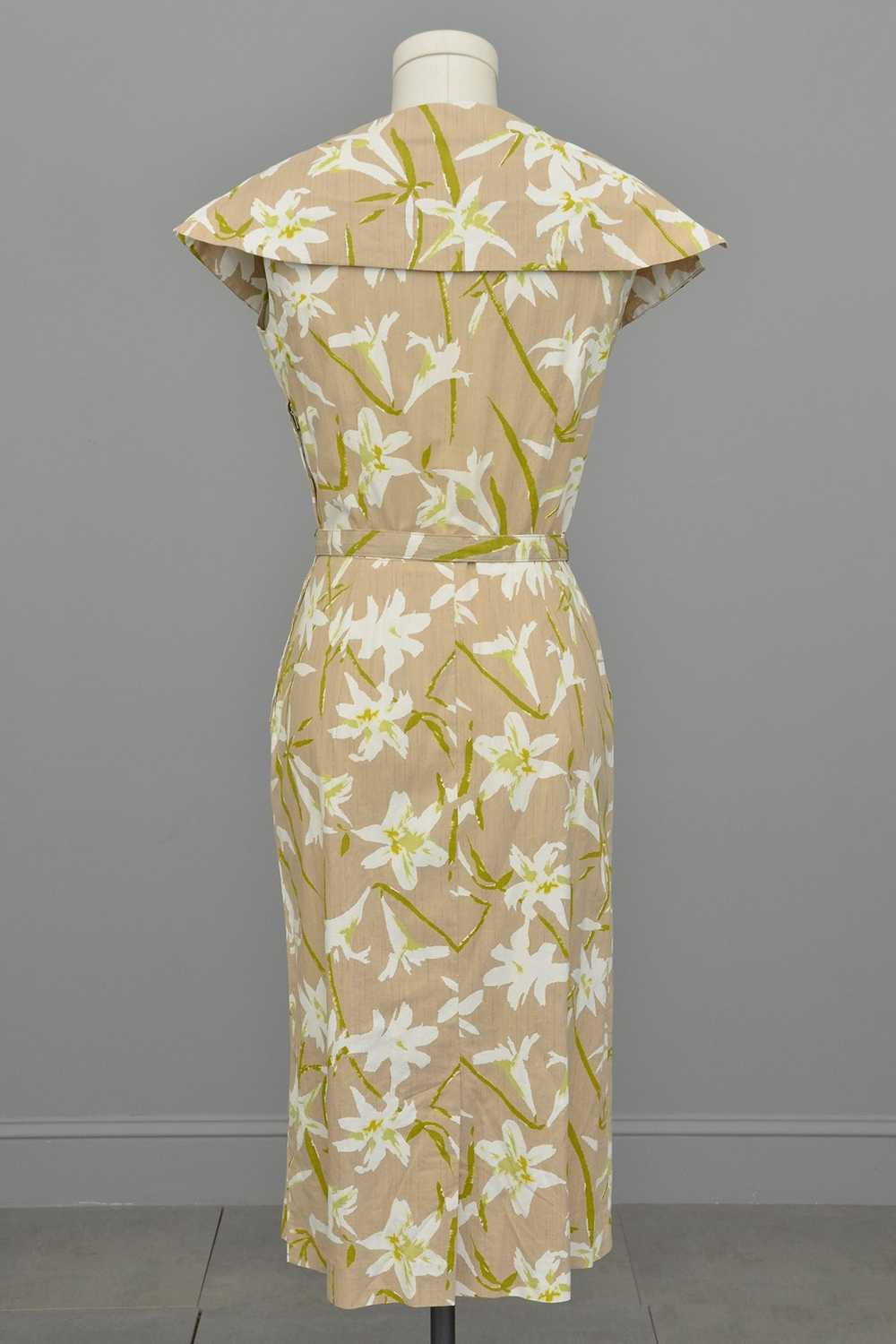 1940s 50s Taupe Novelty Lily Print Wiggle Dress - image 3