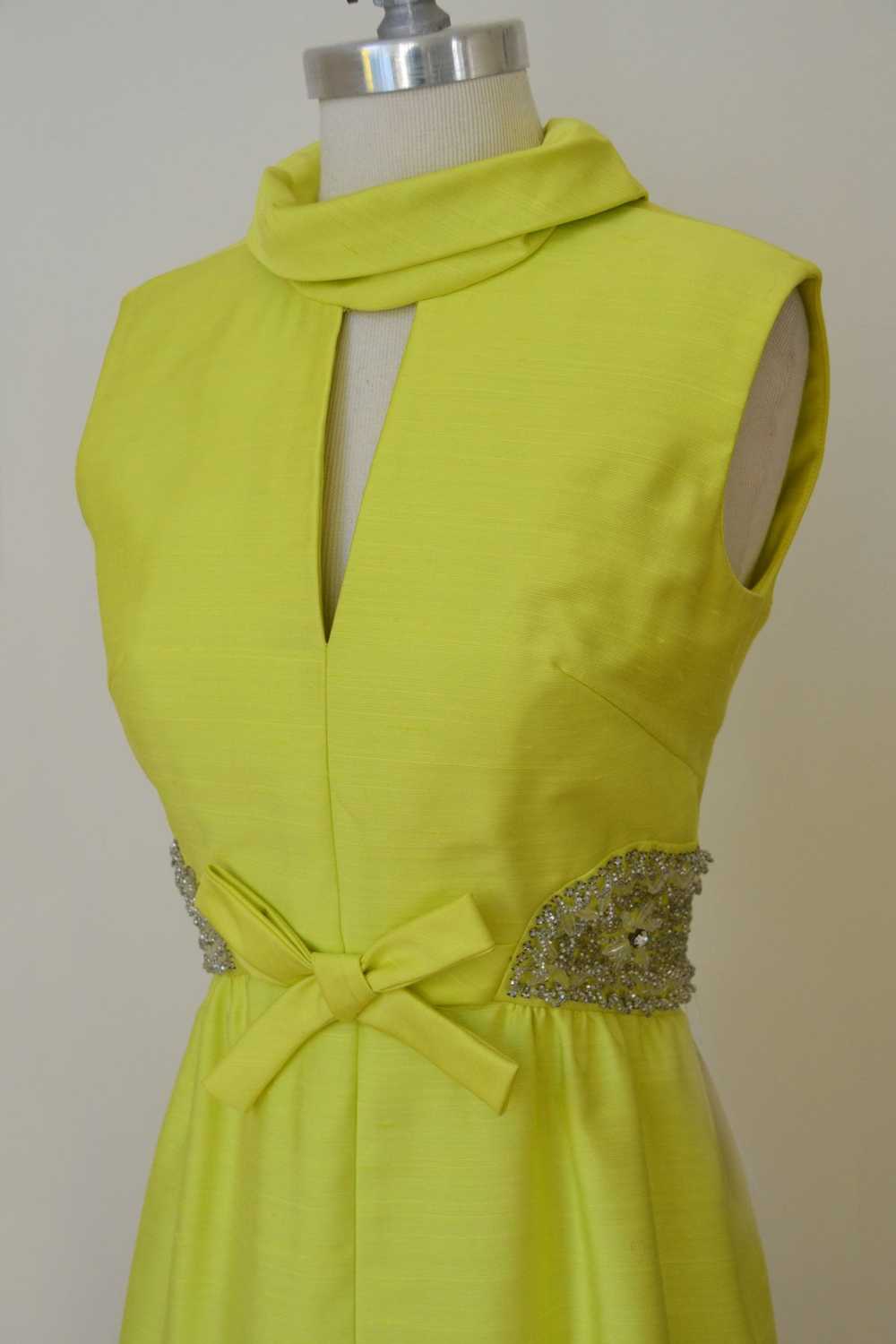 1960s MOD Space Age Keyhole Neckline Neon Green B… - image 2