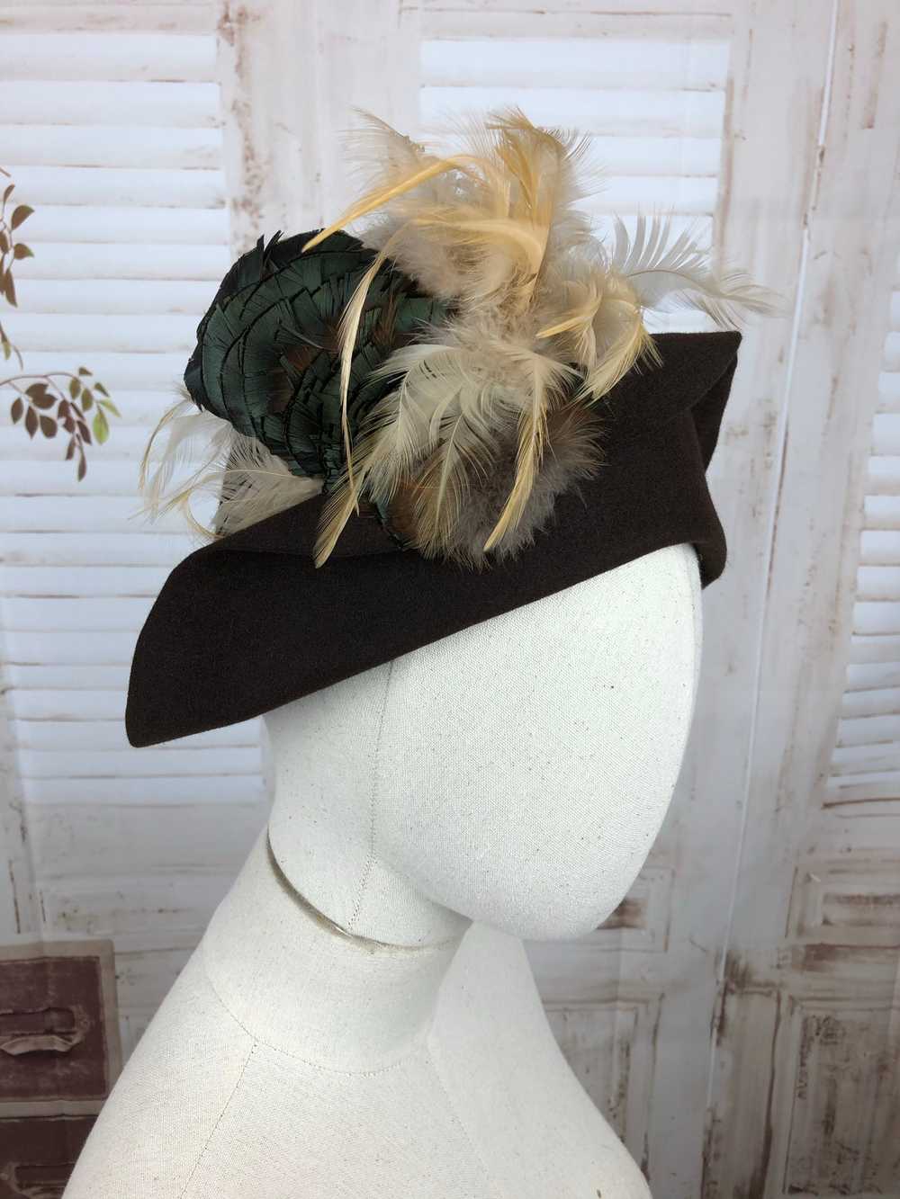 Original 1940s 40s Vintage Brown Hat With Feather… - image 2