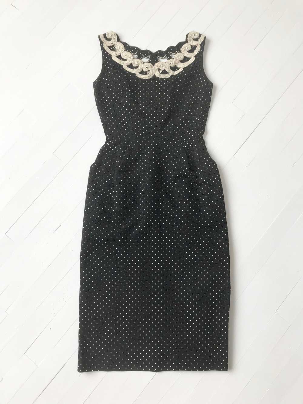 1950s Black Polka Dot Wiggle Dress with Lace Coll… - image 2