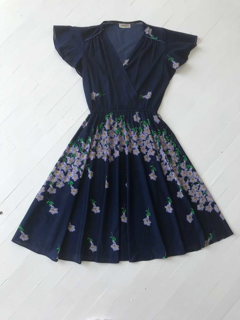 1970s Flutter Sleeve Floral Print Dress - image 3