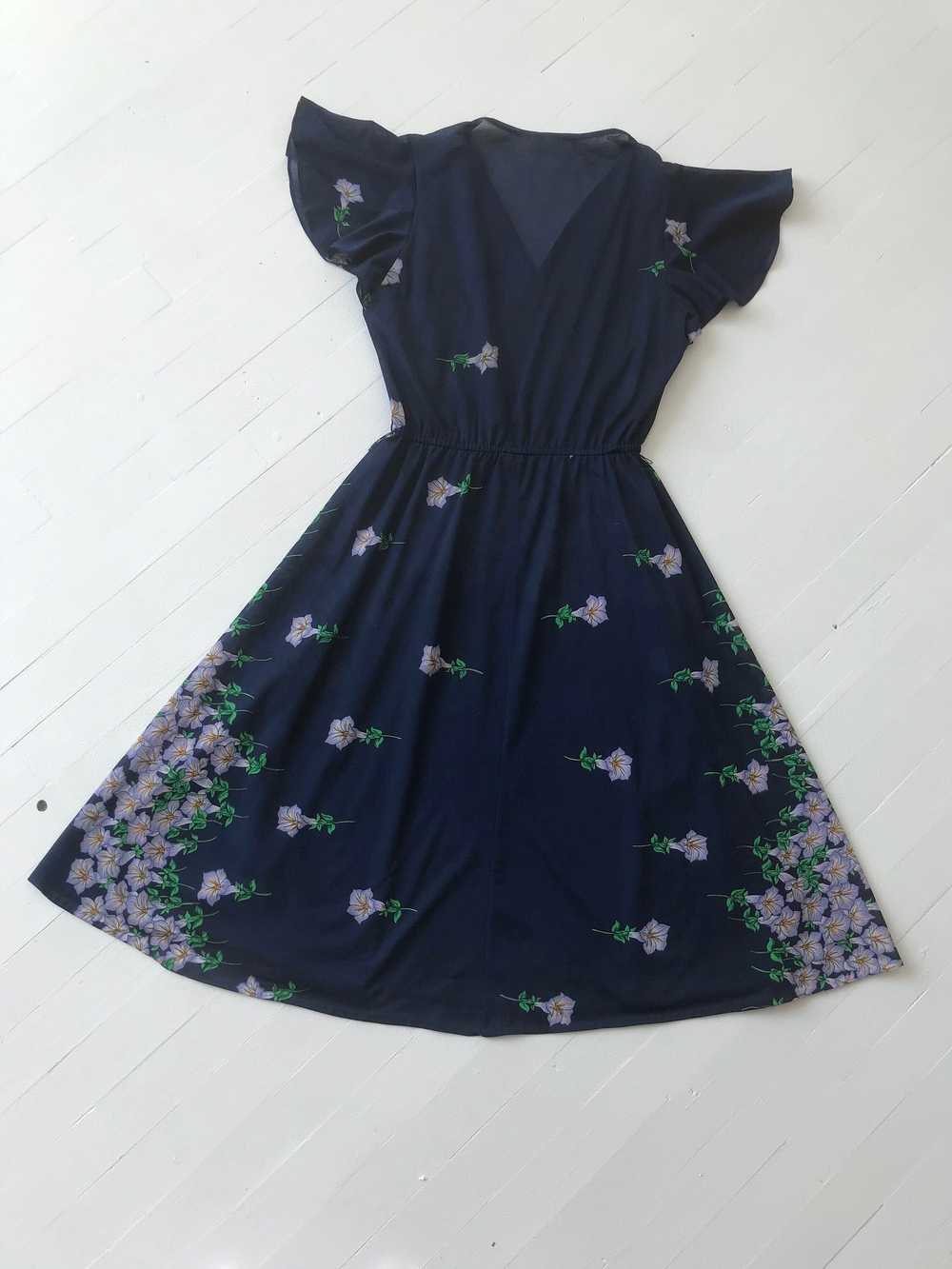 1970s Flutter Sleeve Floral Print Dress - image 5
