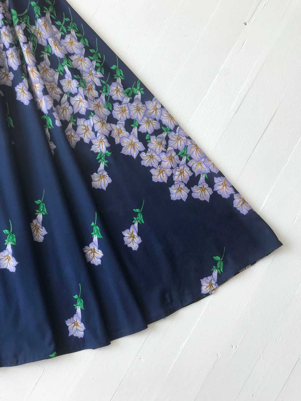 1970s Flutter Sleeve Floral Print Dress - image 8