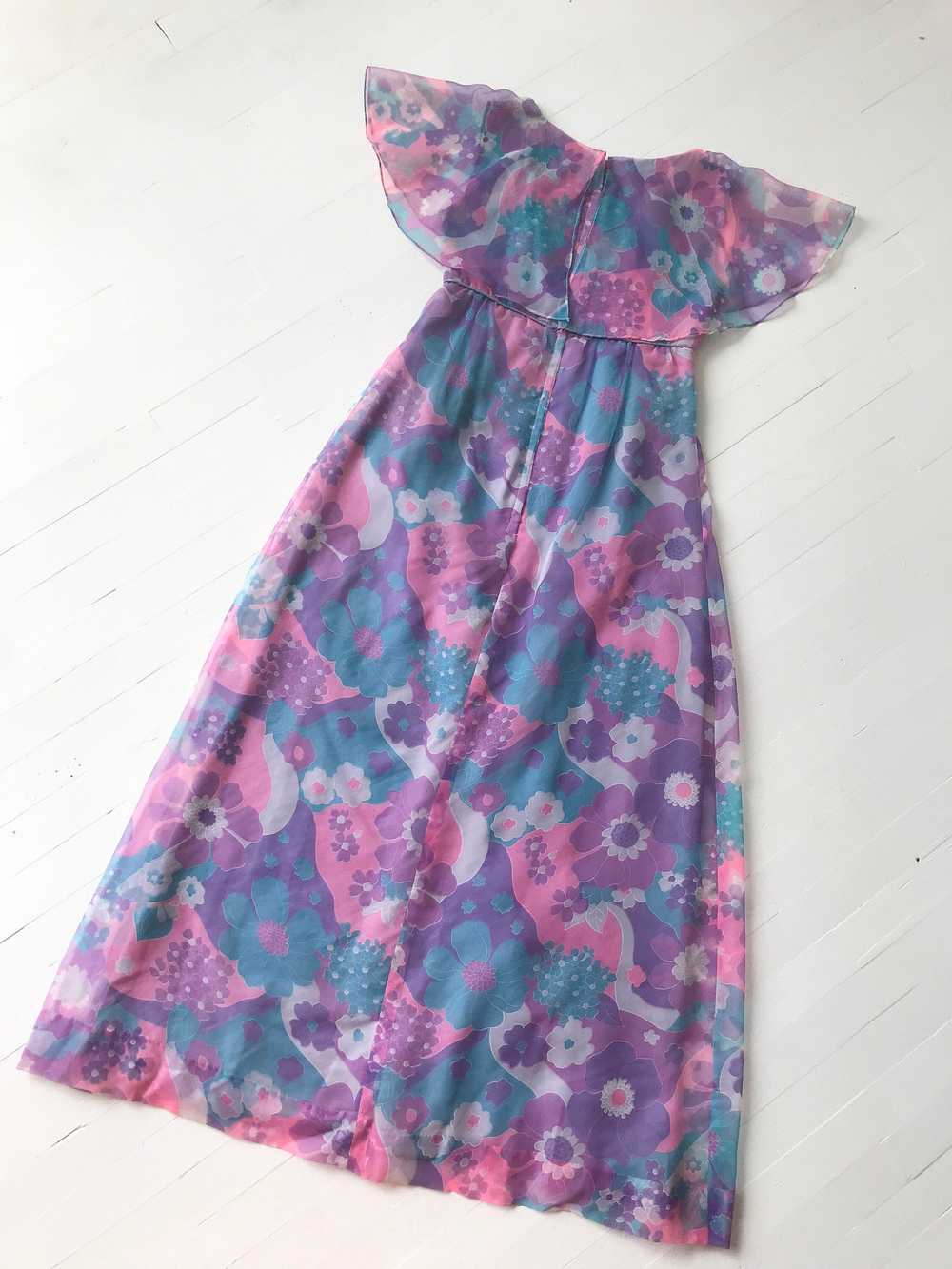 1960s Floral Print Maxi Dress - image 9