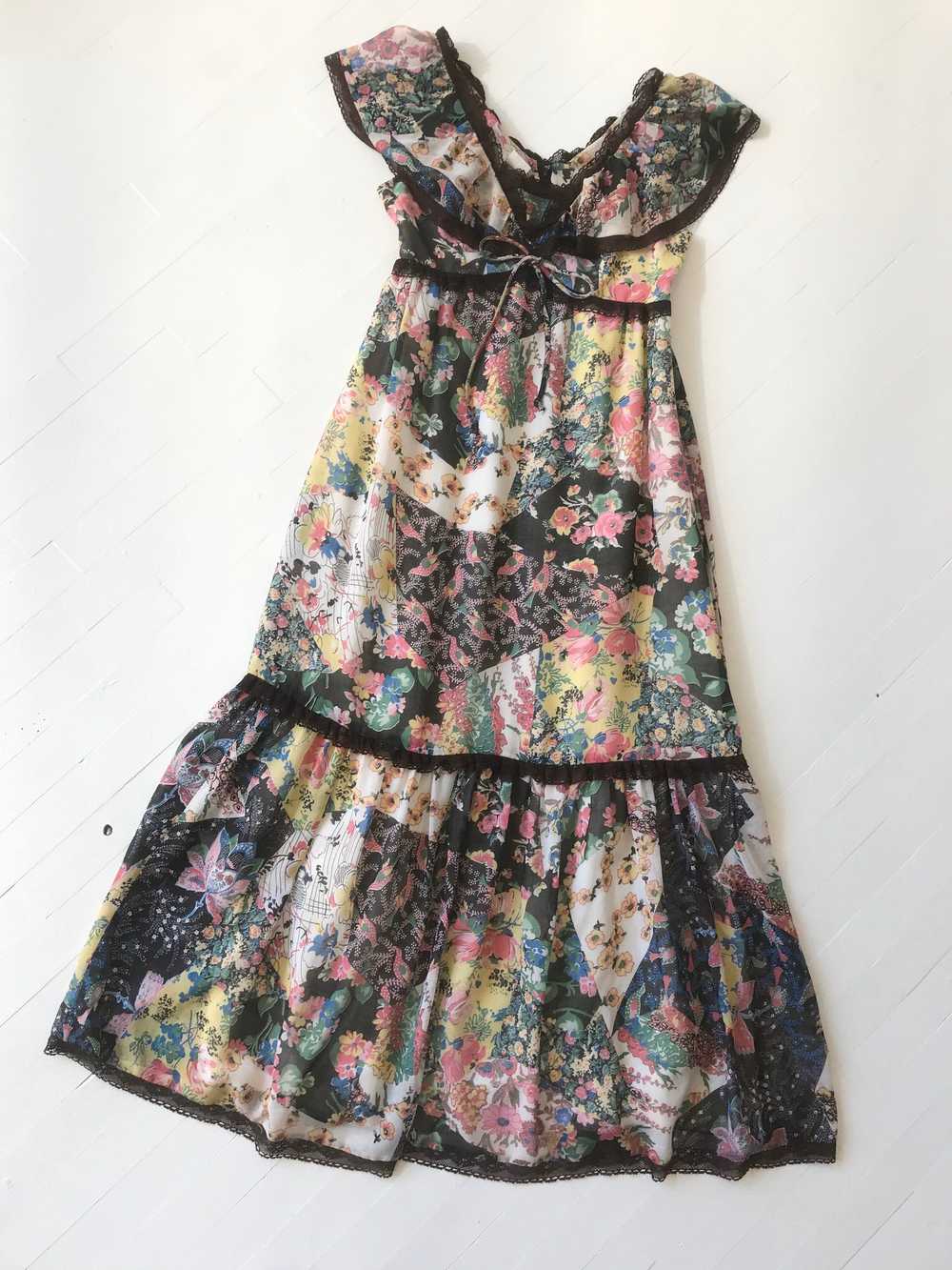 1970s Mixed Floral Print Maxi Dress - image 7