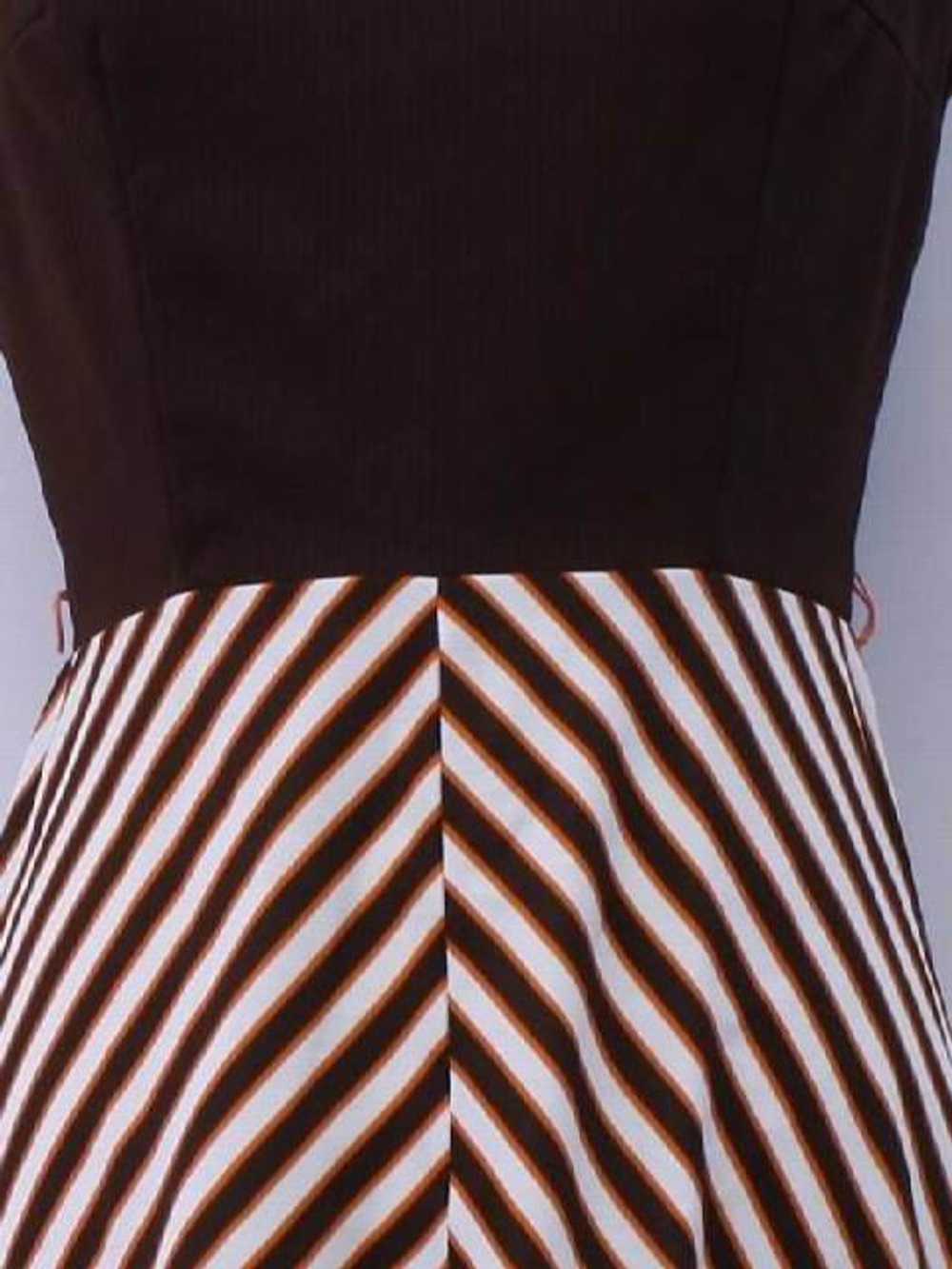 1970's Dyanne Knit Dress - image 2