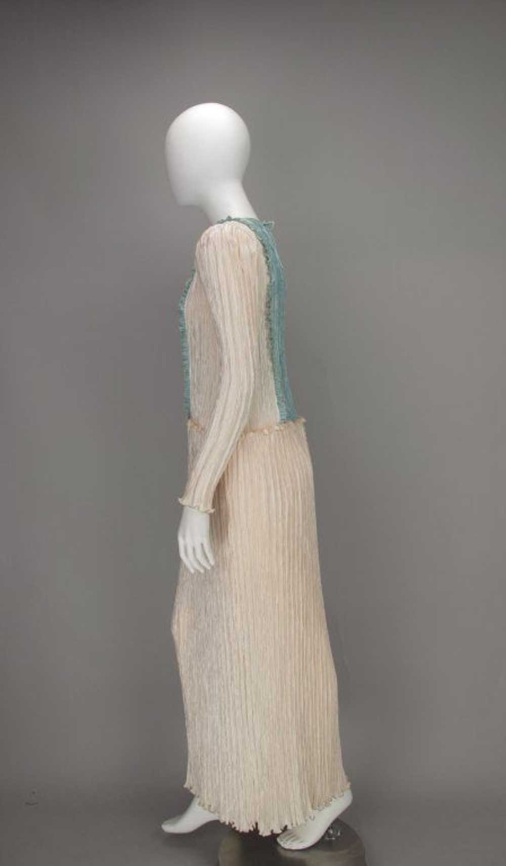 Mary McFadden pleated gown 1980s - image 3