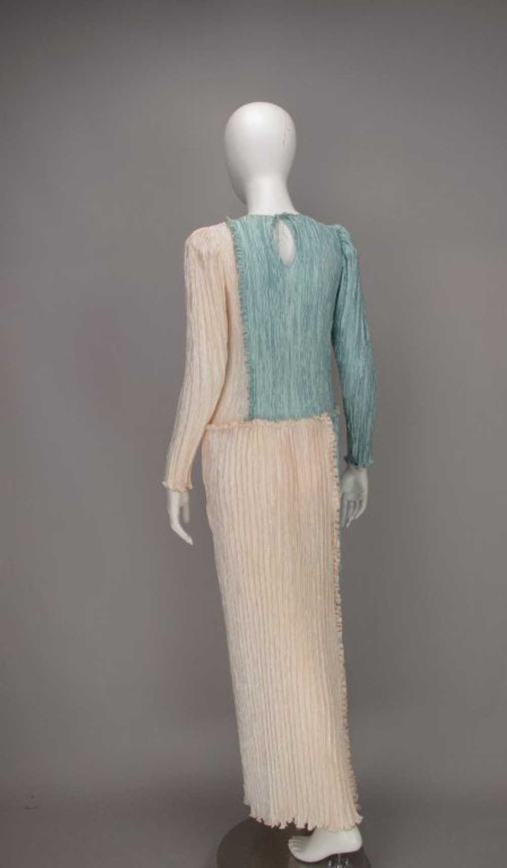 Mary McFadden pleated gown 1980s - image 4