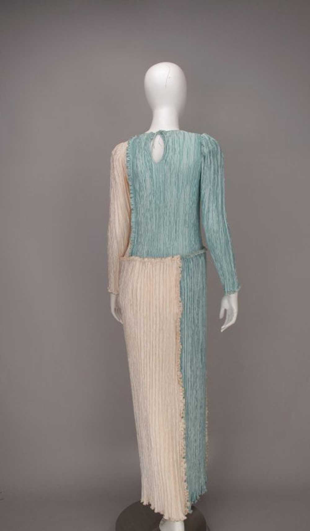 Mary McFadden pleated gown 1980s - image 5