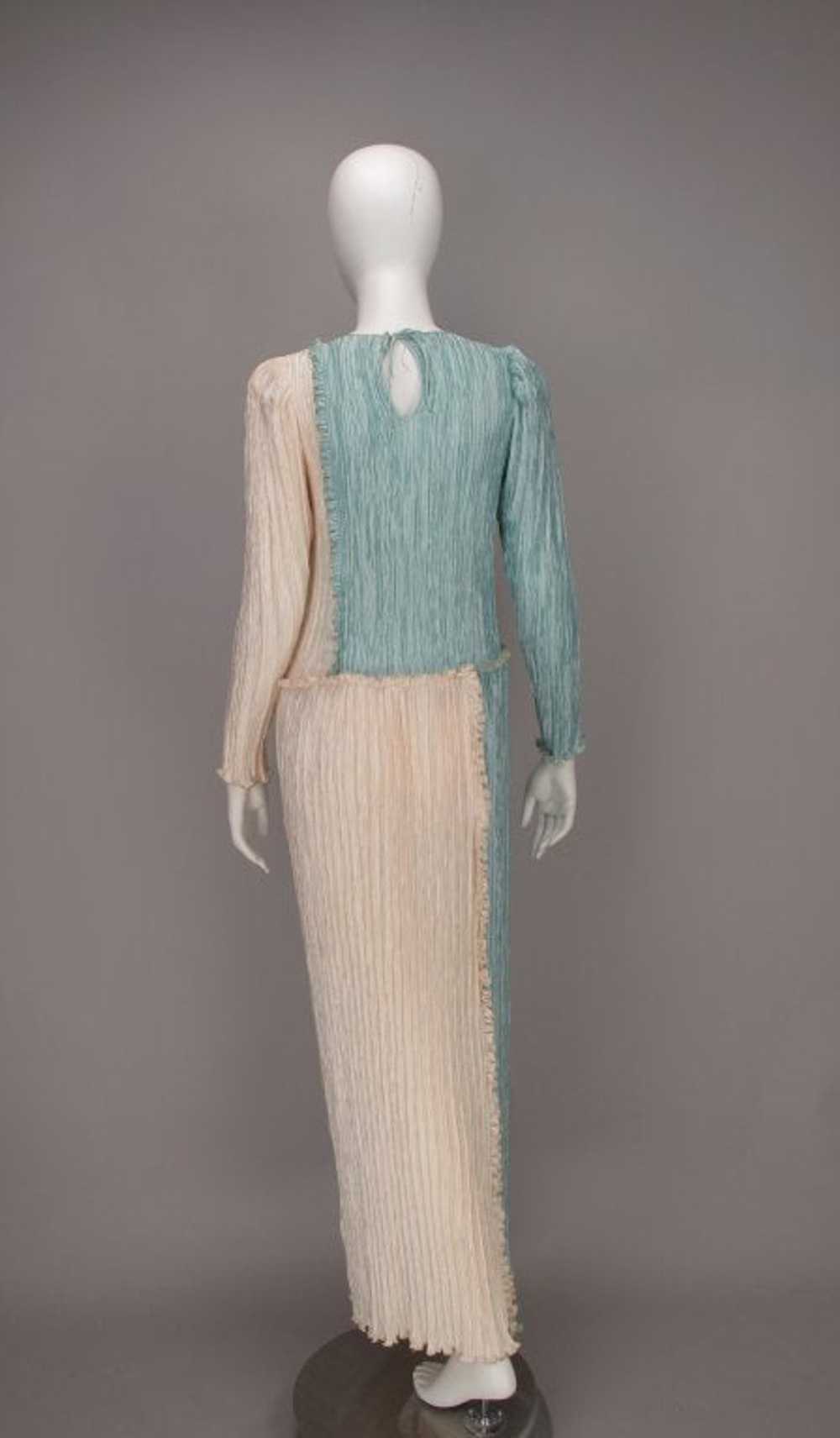 Mary McFadden pleated gown 1980s - image 9
