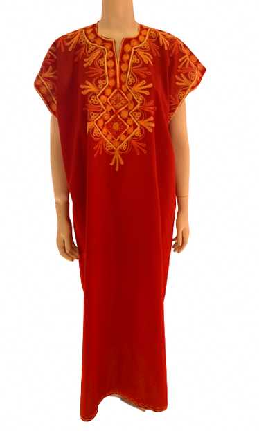 1970s Unisex Morrocan Red Embroidered Kaftan w/ Ch