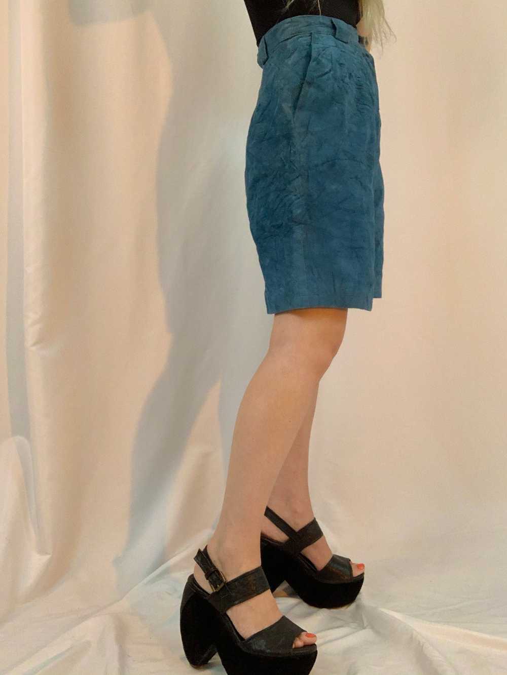 Charcoal suede Pleated shorts - image 5