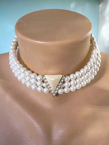 White Pearl Choker