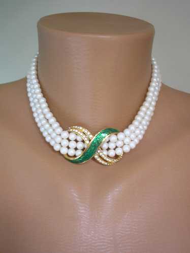 Vintage 1980s 3 Strand Pearl Choker