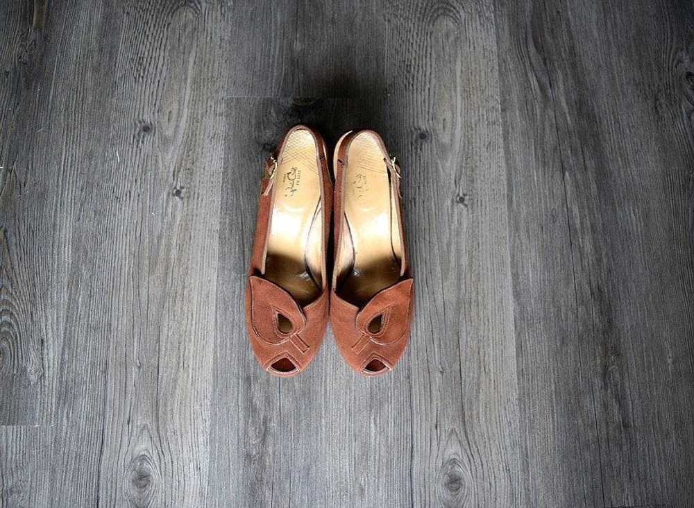 1940s platform shoes . vintage 40s brown suede he… - image 2