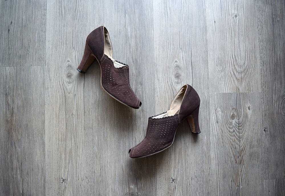 1930s 1940s shoes . vintage 30s brown suede shoes… - image 1