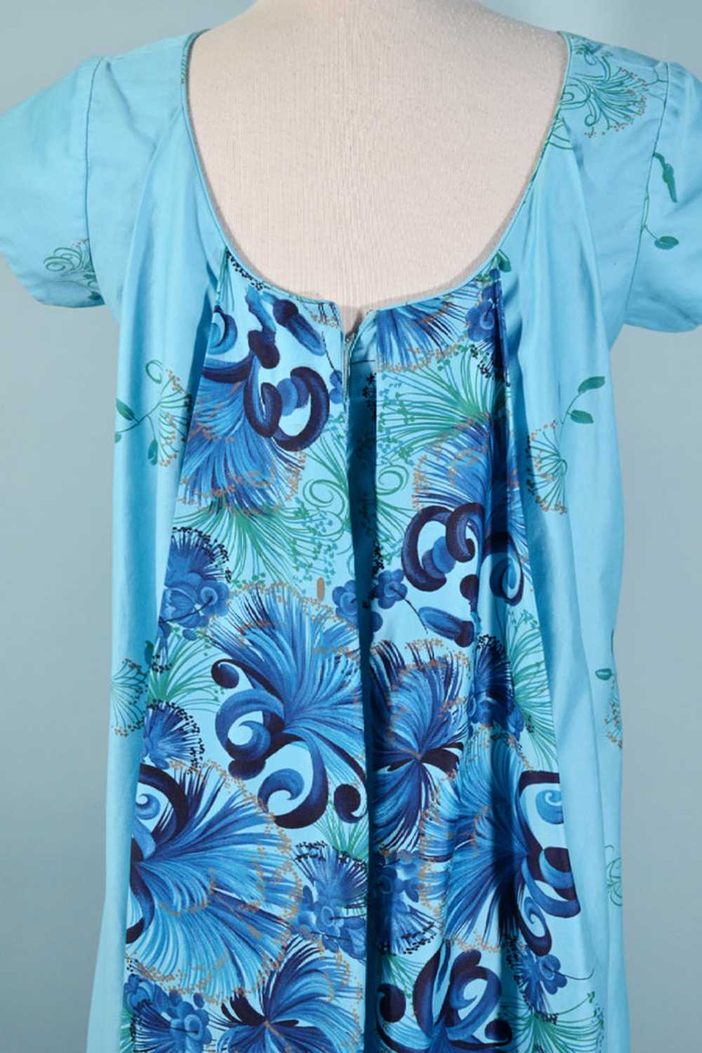 Vintage Beautiful Blue 50s Hawaiian Maxi Dress, W… - image 9