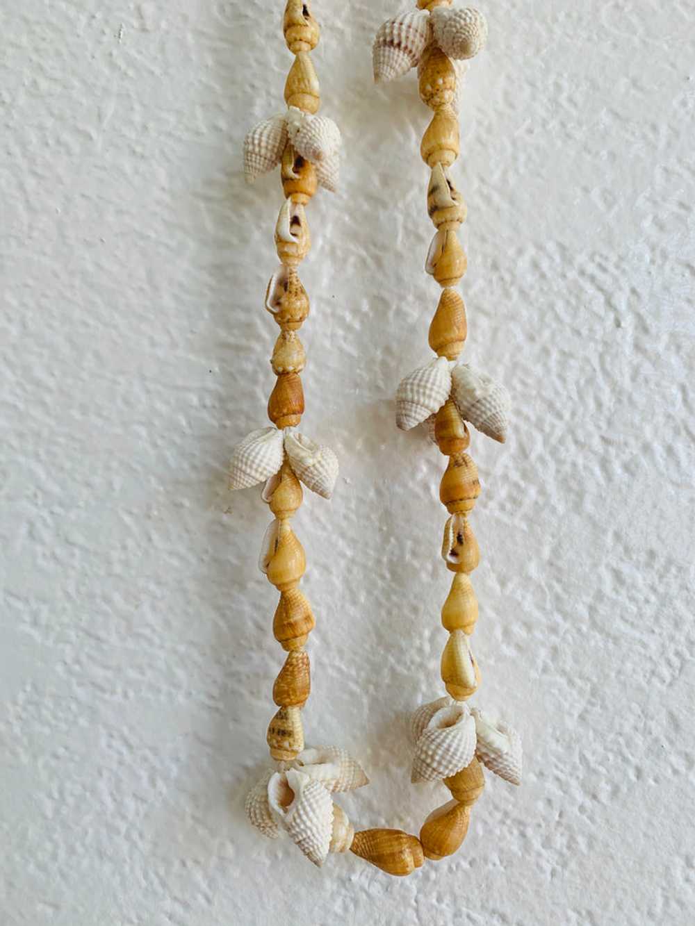 1970’s Beaded Shell Necklace - image 3