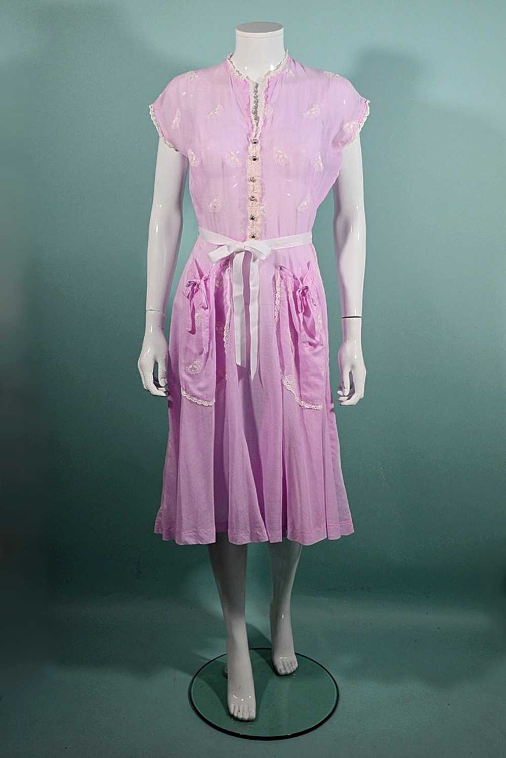 Vintage 40s Doris Dobson Embroidered Orchid Dress… - image 4