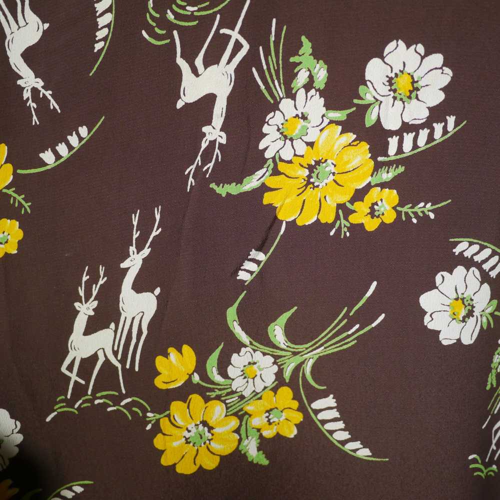 40s NOVELTY DEER AND FLOWER PRINT BROWN RAYON DRE… - image 6