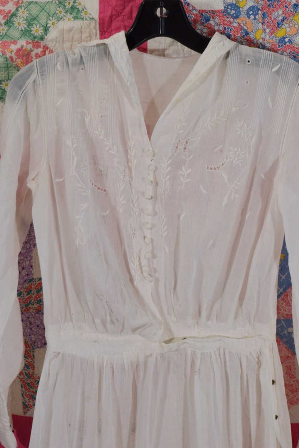 Antique Edwardian Lawn Dress, Embroidered Details - image 4