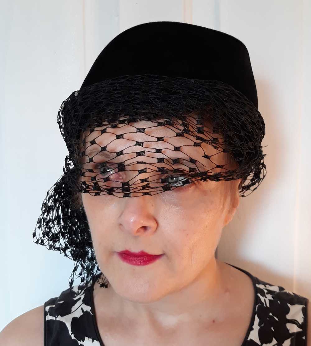 1950s Black Felt Netted Hat - Made in Italy - Fal… - image 11