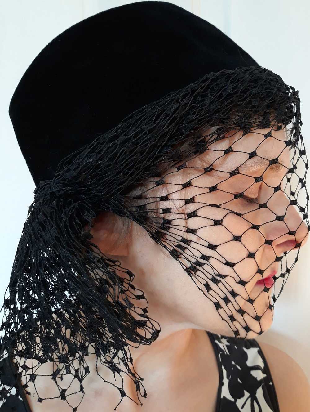 1950s Black Felt Netted Hat - Made in Italy - Fal… - image 4