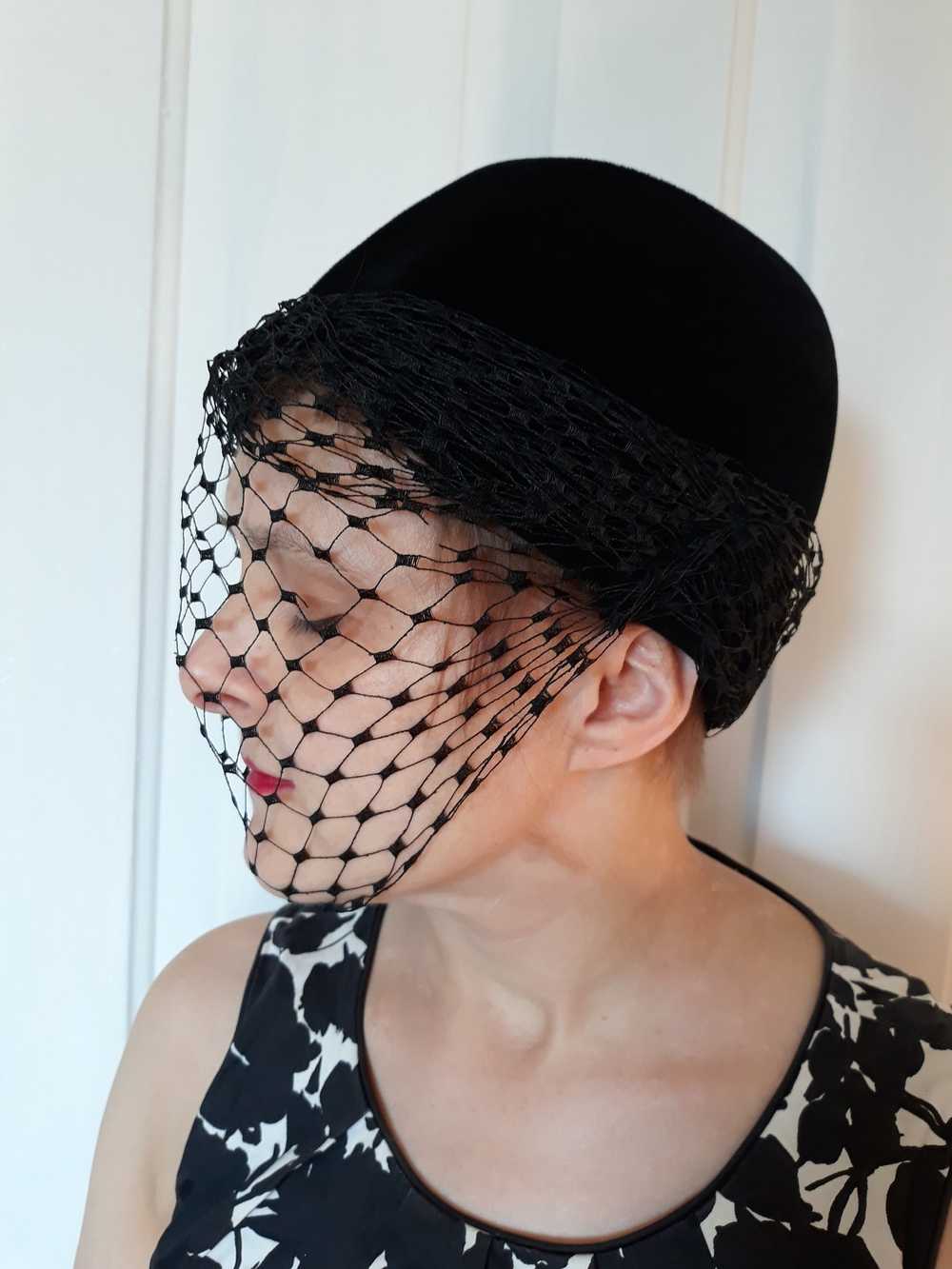 1950s Black Felt Netted Hat - Made in Italy - Fal… - image 7
