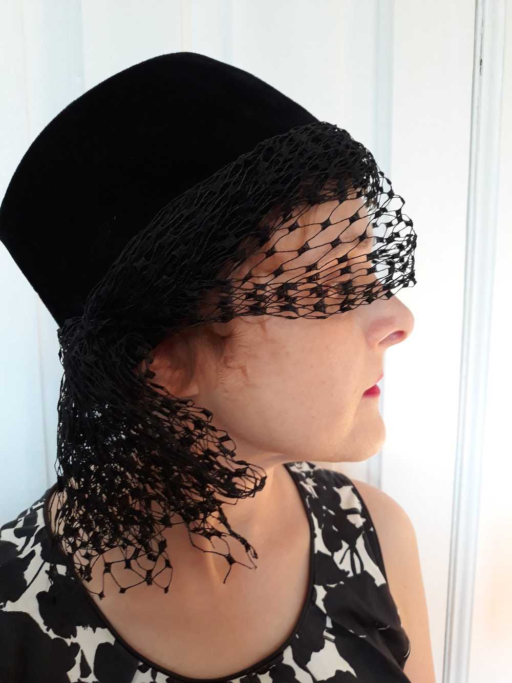 1950s Black Felt Netted Hat - Made in Italy - Fal… - image 8