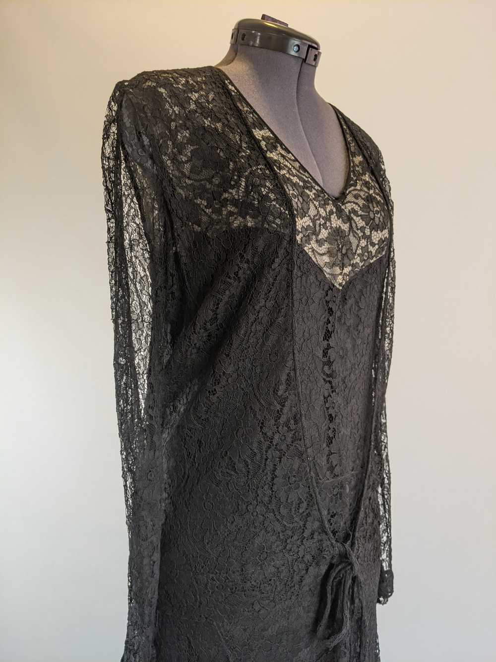 1930s Black Lace Long Sleeve Evening Gown - image 9