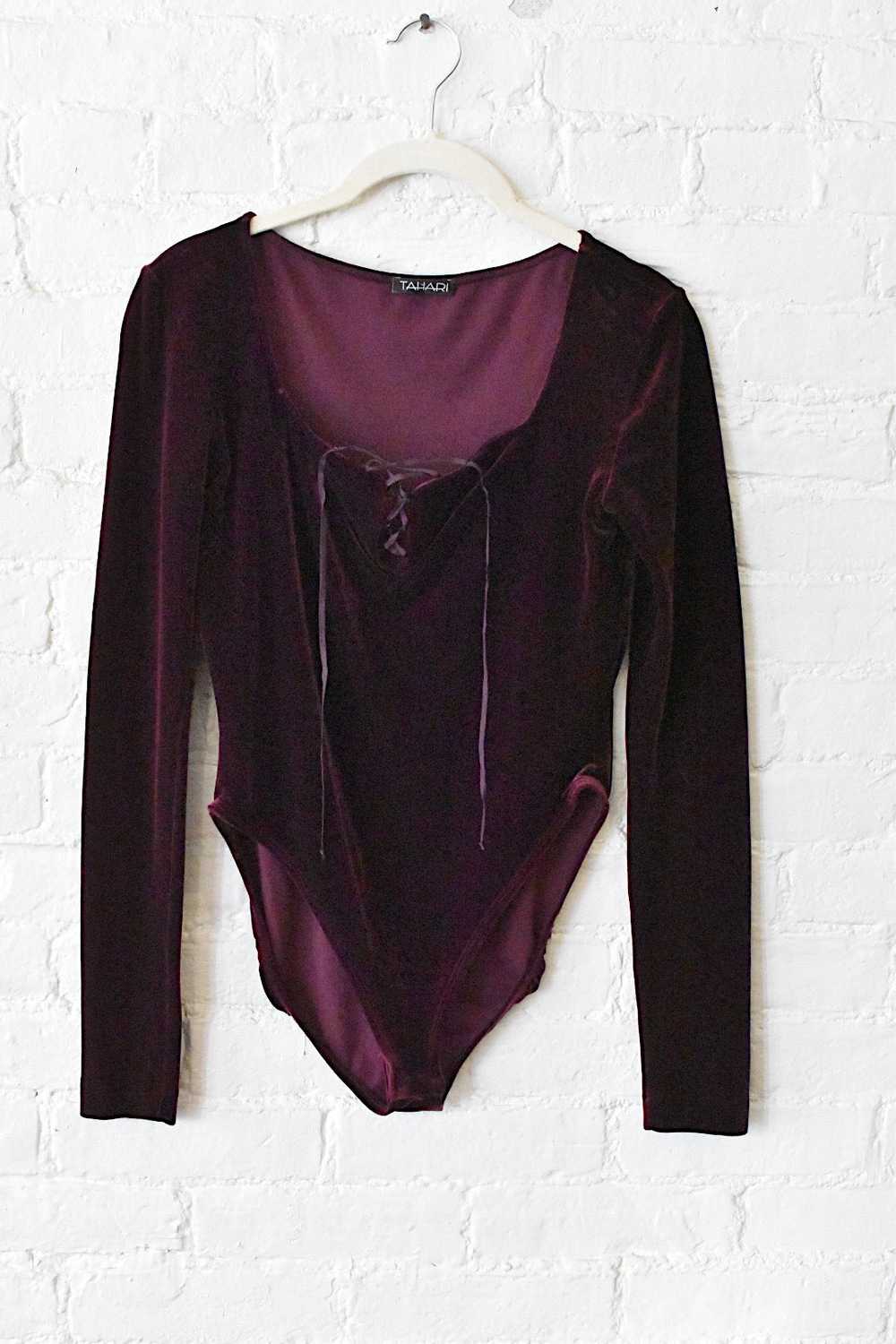 1990’s | Tahari | Burgundy Velvet Body Suit and P… - image 4