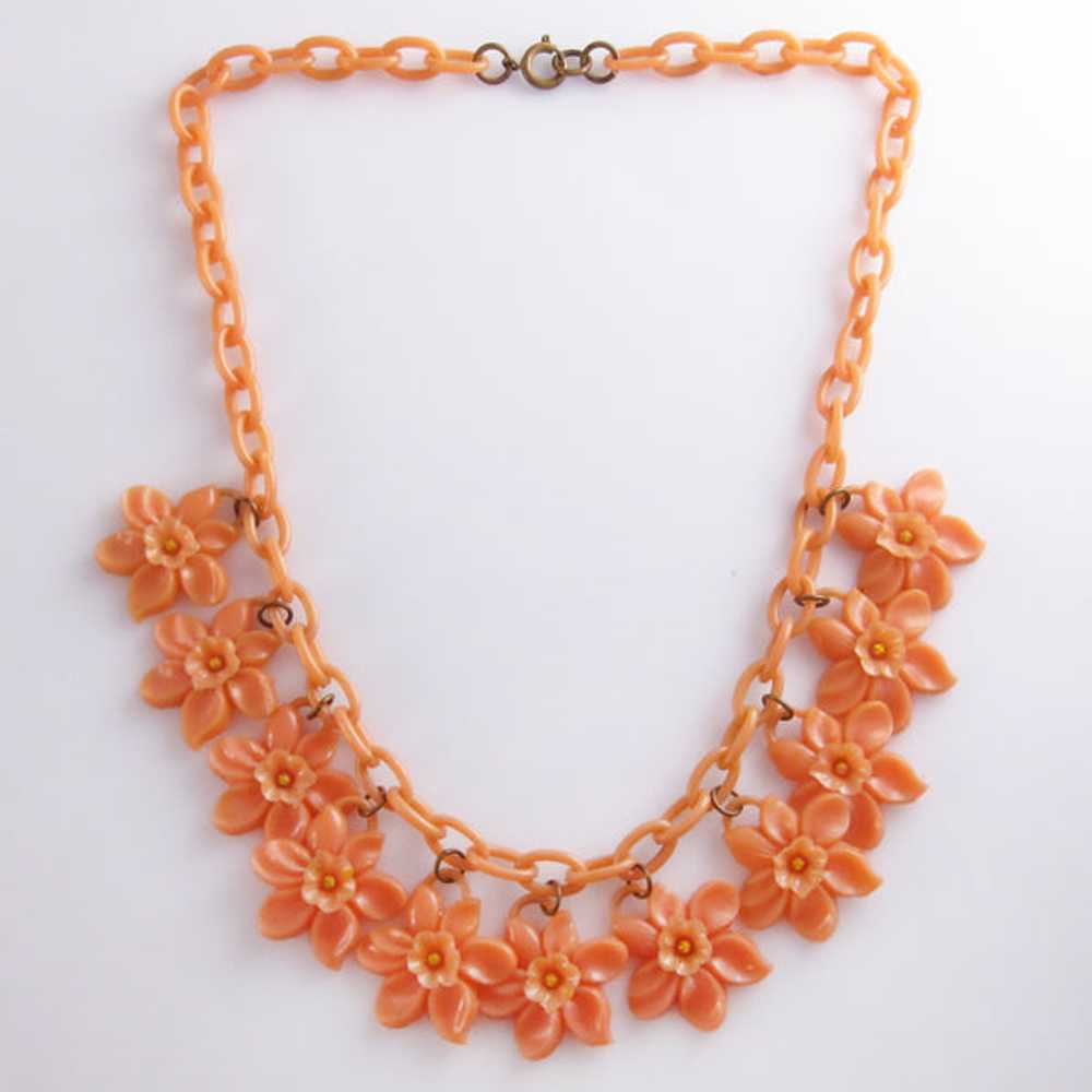 1940s Coral Daffodils Celluloid Necklace - image 2