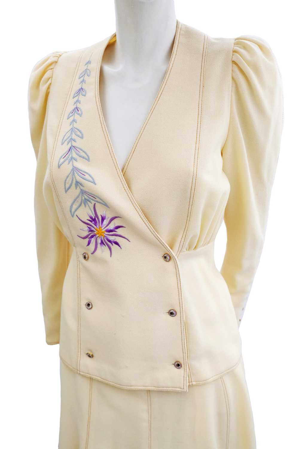 Bill Gibb Vintage Skirt Suit in Cream Wool Crepe … - image 2
