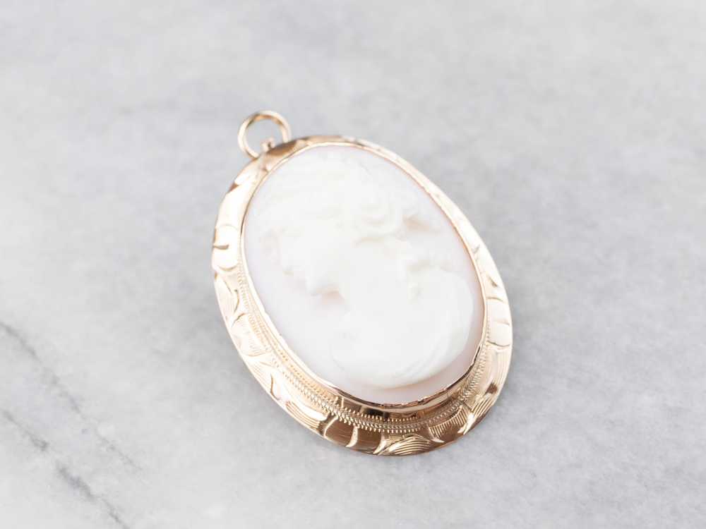 Mid Century Pink Shell Cameo Pendant or Pin - image 1