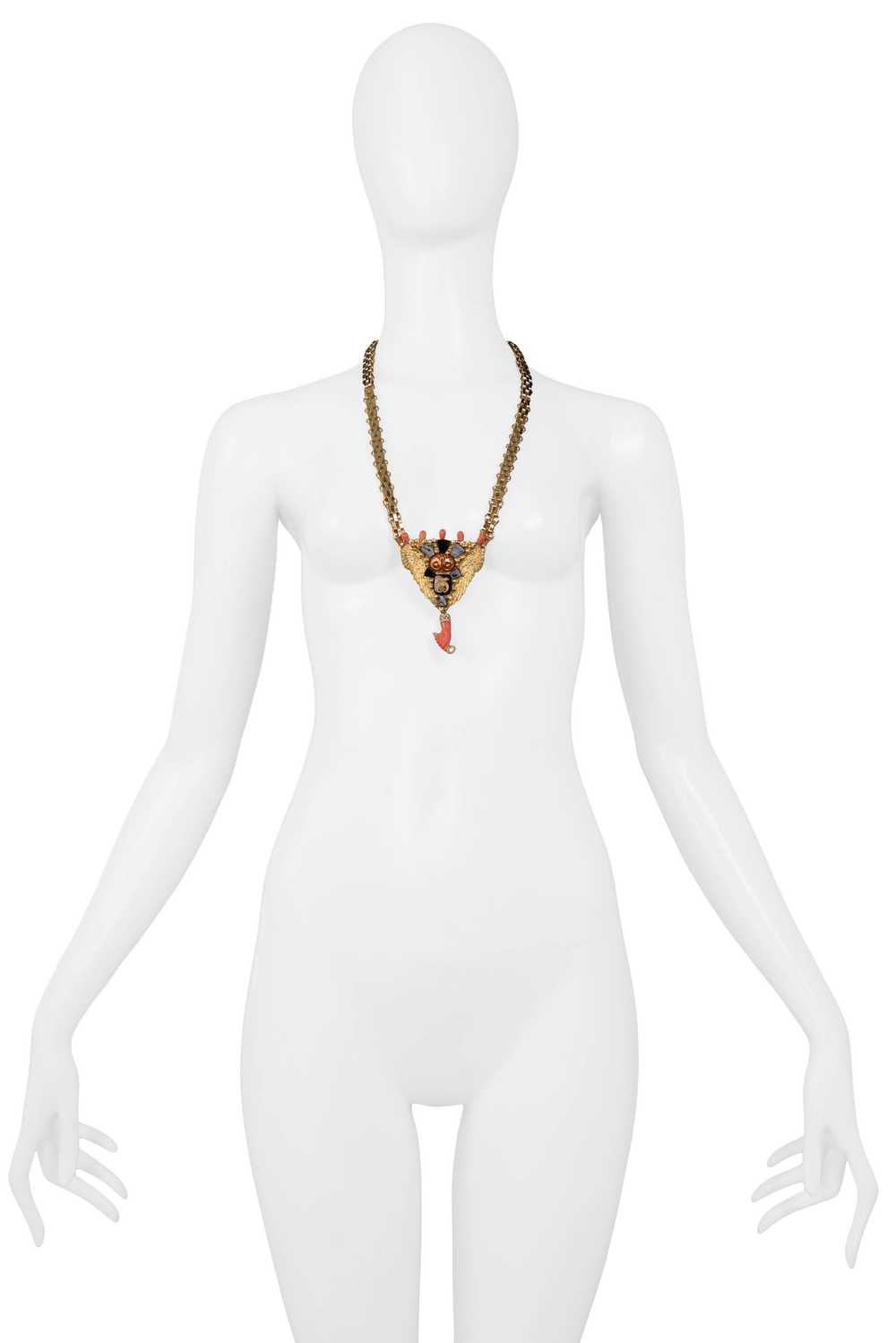 MINADEO NECKLACE WITH CORAL HAND - image 3