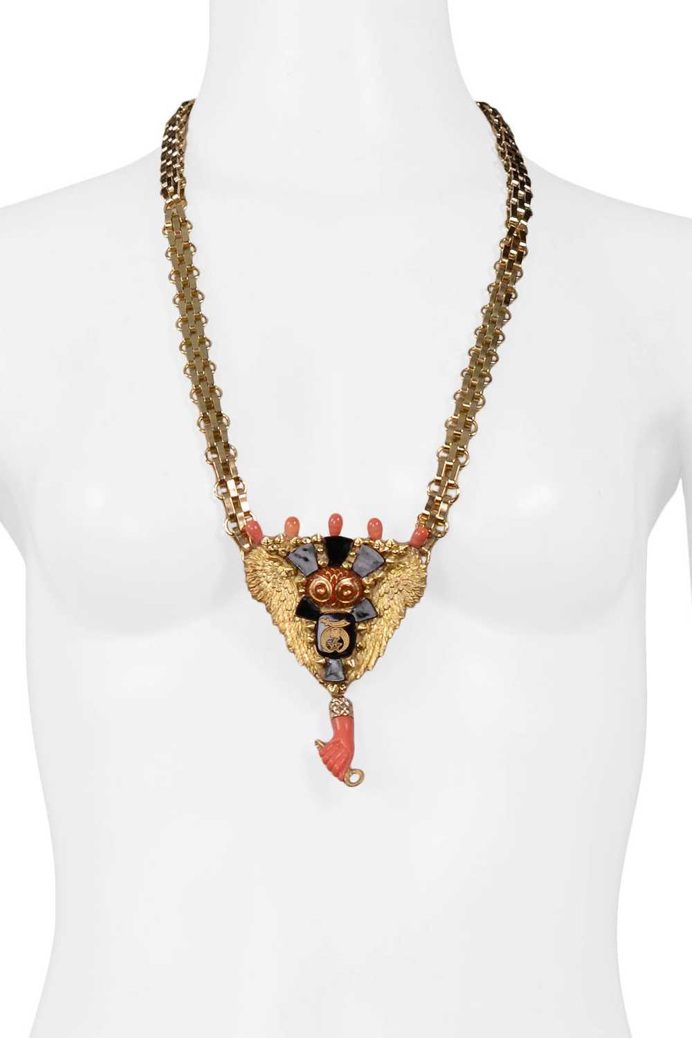 MINADEO NECKLACE WITH CORAL HAND - image 4