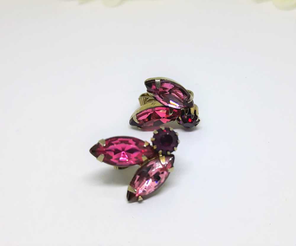 Gorgeous Pink Marquis Clip-on Earrings - 1940s/50s - image 3