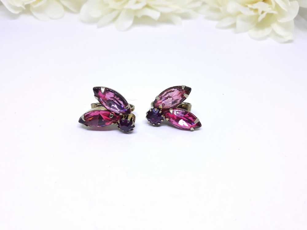 Gorgeous Pink Marquis Clip-on Earrings - 1940s/50s - image 4